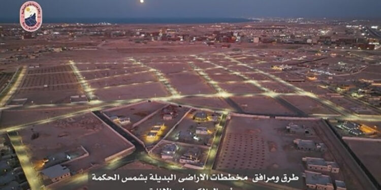 وزير الإسكان يُعلن الانتهاء من مشروعات الكهرباء والإنارة بالتجمعات البديلة بمنطقة “شمس الحكمة”