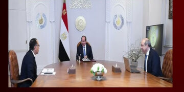 الرئيس السيسي يجتمع مع رئيس الوزراء ووزير الطيران