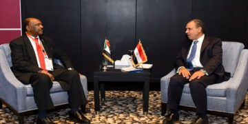 وزير الخارجية يلتقي نظيره السودانى على هامش منتدى أسوان للسلام والتنمية المستدامة