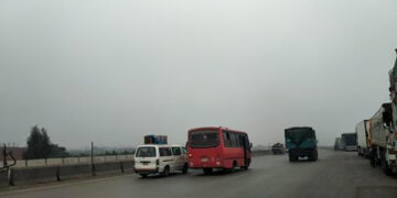 غلق طريق الإسكندرية القاهرة الصحراوى بسبب الشبورة الكثيفة بطريق محور أبو ذكرى