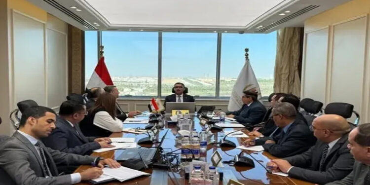 وزير التموين يتابع من غرفة العمليات المركزية استقرار الأسواق وتوافر السلع