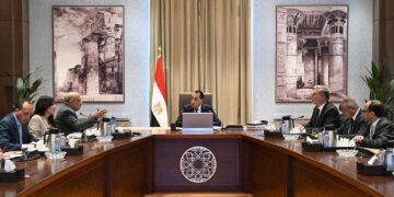 رئيس الوزراء يتابع الموقف التنفيذي لمشروعات الطاقات المتجددة