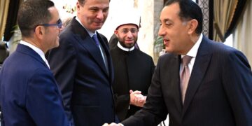 وزير الاستثمار والتجارة الخارجية يستعرض مُقترح وثيقة السياسة التجارية لمصر