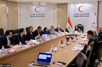 وزيرة التضامن تترأس اجتماع مجلس إدارة الهلال الأحمر المصري