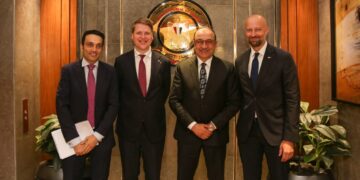 وزير قطاع الأعمال العام يستقبل وزير التنمية الدولية النرويجي لبحث تعزيز التعاون الاقتصادي