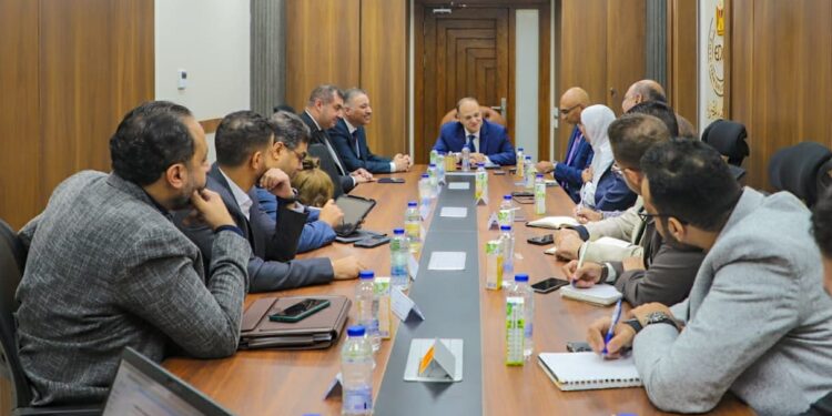 هيئة الدواء تبحث آليات تنفيذ مشروع الروشتة الرقمية