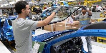 الحوافز المقدمة لمصنعي السيارات في إطار البرنامج الوطني لتنمية صناعة السيارات واشتراطات الاستفادة