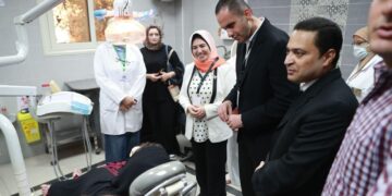 نائب وزير الصحة يتفقد منشآت صحية بمحافظة دمياط ويعقد اجتماعًا مع نائب المحافظ