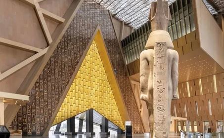 تخصيص فقرة الإذاعة المدرسية بكافة المدارس يوم الخميس لشرح القيمة التاريخية للمتحف المصري الكبير