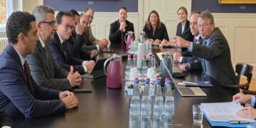 وزير الصحة يبحث مع جامعة «شاريتيه» التعاون في مجالات التدريب الطبي والبحث العلمي والتحول الرقمي الصحي