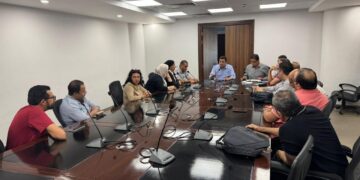 مسئولو جهاز مدينة القاهرة الجديدة يلتقون عدداً من سكان المدينة لمناقشة مطالبهم ومقترحاتهم