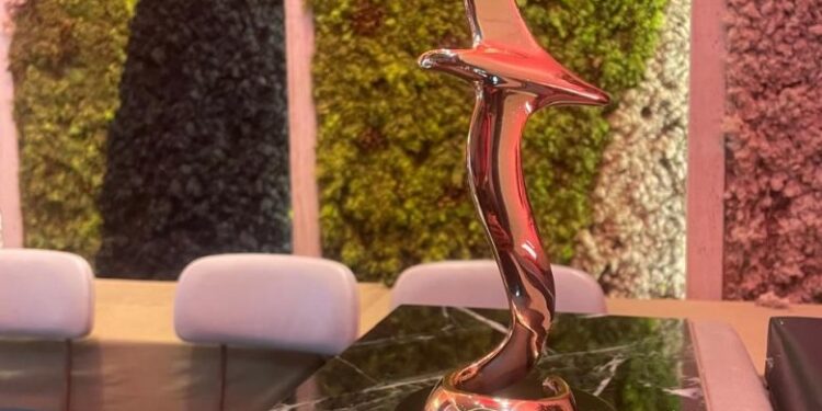 البنك الأهلي المصري يحصد جائزة أفضل مجموعة قانونية في مجال البنوك والتمويل على مستوى الفرق القانونية العاملة بالشرق الأوسط