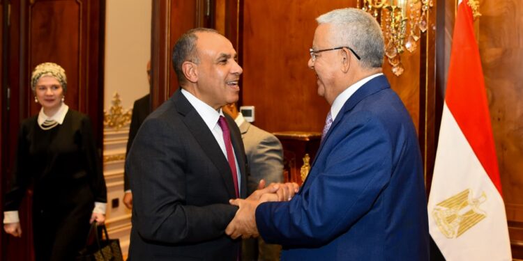 وزير الخارجية يلتقي رئيس مجلس النواب