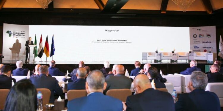 وزير قطاع الأعمال العام يفتتح المؤتمر الدولي الثالث للهيدروجين في أفريقيا