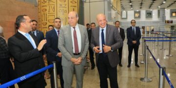 وزارة الطيران تنظم جولة تفقدية لمحرري شؤون قطاع الطيران بمطار سفنكس الدولي