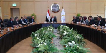 وزير النقل يبحث مع مصنعي الأسمنت استمرار تراجع الأسعار وزيادة القدرات الإنتاجية وتشغيل الخطوط المتوقفة