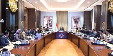 رئيس الوزراء يتابع موقف أعمال تطوير التجمع العمراني الجديد بجزيرة الوراق