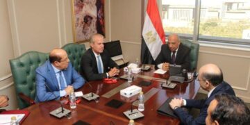 وزير الكهرباء يجتمع بالخبراء والاستشاريين لبدء إنشاء مجمع صناعي متكامل لإنتاج الأسمدة العضوية