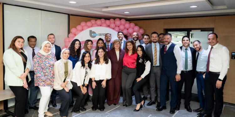 بنك قناة السويس ينظم يومًا توعويًا لموظفاته بالتعاون مع مستشفى السلام الدولي