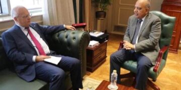 وزير الكهرباء يستقبل سفير السويد بالقاهرة لبحث سبل دعم الشراكة والتعاون في مجالات الطاقة المتجددة