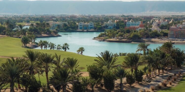 حلقة جديدة من سلسلة “Invitation” من Warner Bros تسلط الضوء على الوجهات الرئيسية لشركة أوراسكوم للتنمية في مصر