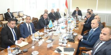 وزير الإسكان يعقد اجتماعاً لبحث ملف تشغيل مشروع حدائق تلال الفسطاط