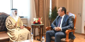 وزير قطاع الأعمال يستقبل سفير الإمارات الجديد بالقاهرة ويؤكد عمق العلاقات الأخوية والاقتصادية بين البلدين