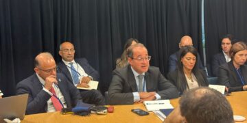 رئيس هيئة الرقابة المالية يشارك في حوار مفتوح مع المستثمرين في Jefferies وHSBC بواشنطن