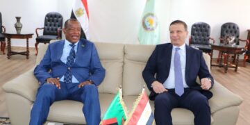 وزير الزراعة ووزير الداخلية الزامبي يناقشان موقف المزارع المصرية المشتركة