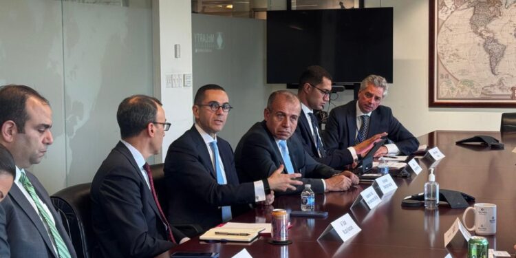 وزير الاستثمار يعقد مائدة مستديرة مع شركة الاستشارات الدولية McLarty Associates وكبار المستثمرين أسواق المال الأمريكية