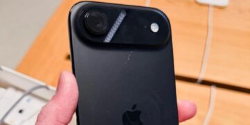 أبل تتخذ إجراء سريعا لمعالجة خدوش iPhone 17