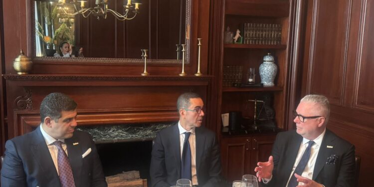 وزير الاستثمار يلتقي الرئيس التنفيذي لشركة “فوربس” العالمية لبحث التعاون في تنفيذ مشروع برج فوربس الدولي بالعاصمة الإدارية