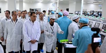 رئيس الوزراء يفتتح مصنع شركة “أوبو” العالمية فى مصر لتصنيع الهواتف المحمولة بالعاشر من رمضان