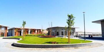 وزير الإسكان يتابع سير العمل بمشروع حدائق “تلال الفسطاط” بمنطقة مصر القديمة بالقاهرة