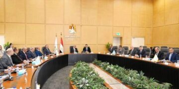 وزير الإسكان ورئيس الهيئة العربية للتصنيع يتابعان موقف تنفيذ مشروعات المبادرة الرئاسية “حياة كريمة”