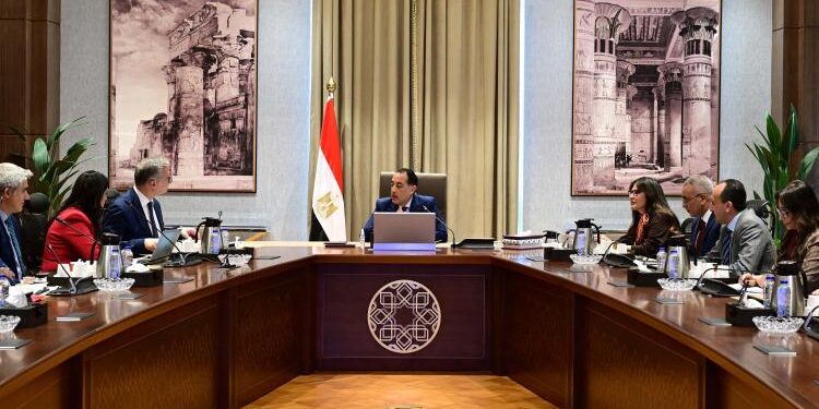 رئيس الوزراء يلتقي مسئولي شركة “أنجلوجولد أشانتي” مُشغل منجم السكري للذهب