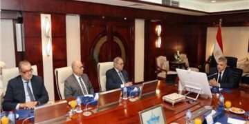 الفريق أسامة ربيع يجتمع مع ممثلي 20 جهة من الخطوط والتوكيلات الملاحية