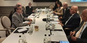 وزير الصناعة والنقل يعقد سلسة من الاجتماعات مع رؤساء 7 شركات بريطانية