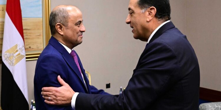 رئيس الوزراء يلتقي رئيس مجلس الوزراء اليمني