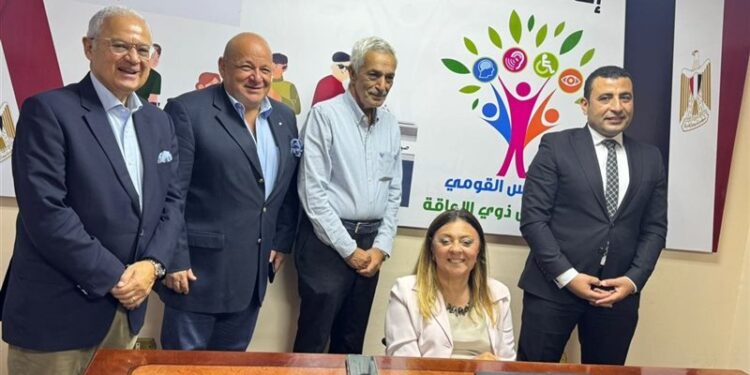 المشرف العام على “القومي للأشخاص ذوي الإعاقة” تستقبل وفدًا من أعضاء نادي هليوبوليس