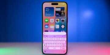 iOS 26.2 يتيح للمستخدمين اختيار مساعد صوتي افتراضي غير Siri لأول مرة