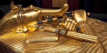 نجل مكتشف مقبرة توت غنخ آمون: المتحف المصري الكبير أعاد إلينا فخر الأجداد