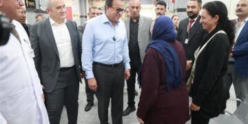 وزير الصحة يتفقد أعمال تطوير مبنى العيادات الخارجية بمستشفى الجمهورية التعليمي