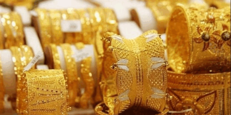 تراجع محدود للذهب محليًا مع استقرار عالمي وسط ترقب الأسواق لقرارات الفيدرالي الأمريكي