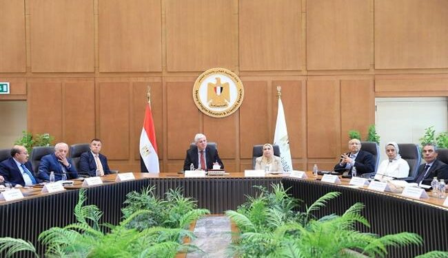 وزير التعليم العالي يترأس اجتماع تنسيقي لأفرع الجامعات الأجنبية في مصر