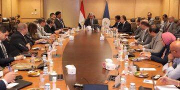 وزير السياحة يتابع آخر مستجدات الأعمال بالمنظومة الجديدة للتأشيرة السياحية عند الوصول