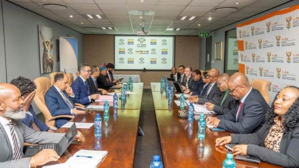 وزير الاستثمار يلتقي وزير التجارة والصناعة والمنافسة الجنوب أفريقي لبحث سبل تعزيز العلاقات الاقتصادية