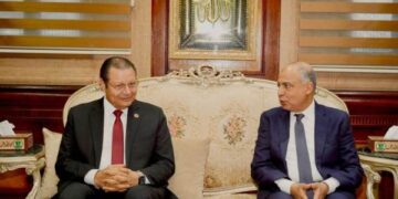 رئيس الهيئة العامة للاعتماد والرقابة الصحية يلتقي محافظ المنيا والقيادات التنفيذية والصحية