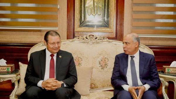 رئيس الهيئة العامة للاعتماد والرقابة الصحية يلتقي محافظ المنيا والقيادات التنفيذية والصحية