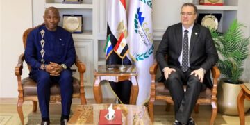 “رئيس التنظيم والإدارة يستقبل وزير الإدارة العامة السيراليوني لبحث نقل الخبرات المصرية في الإصلاح الإداري”